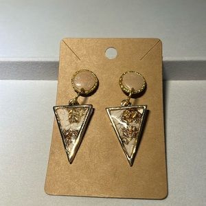 NWT HANDMADE!!! Chandelier Boutique Earrings in gold, white, cream, and mauve.